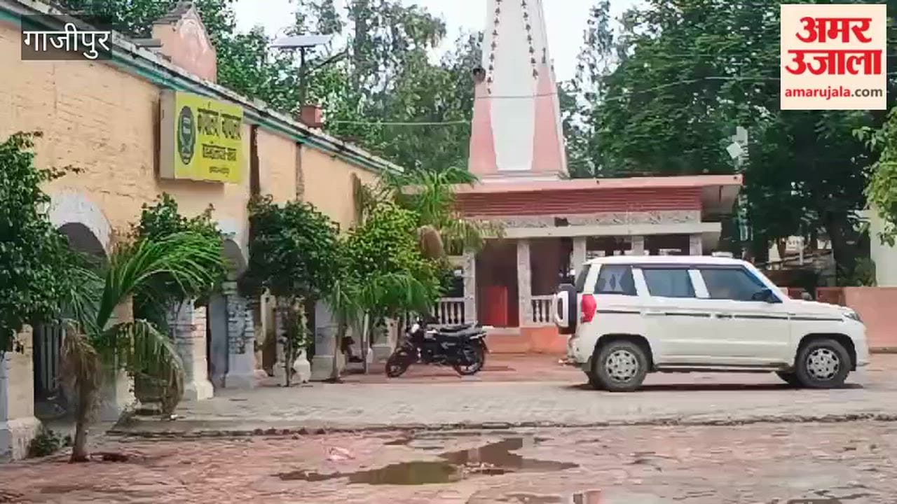 Waterlogging at Sadar Tehsil commuting difficulties increase