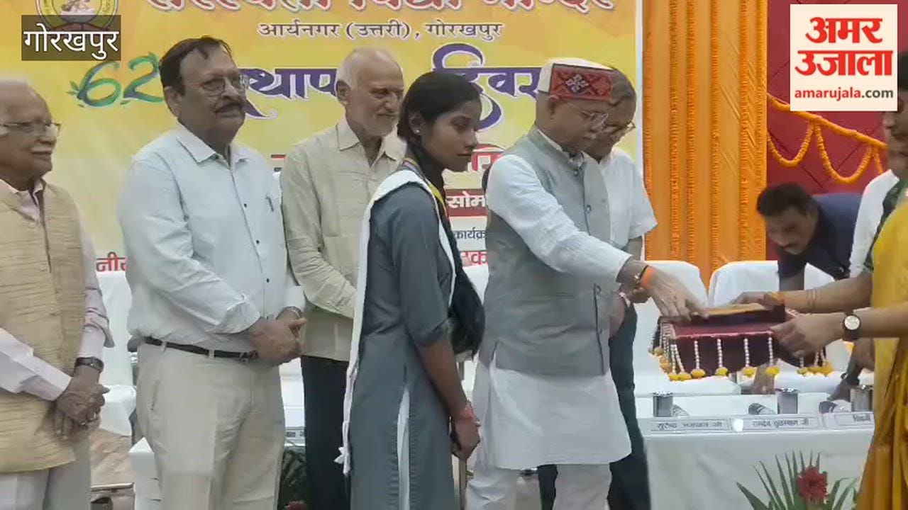 Governor honoring the children