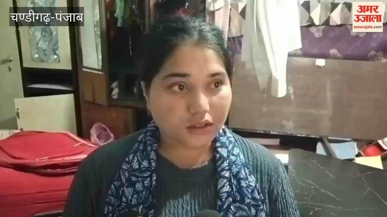 Armed miscreants committed a robbery at gunpoint.