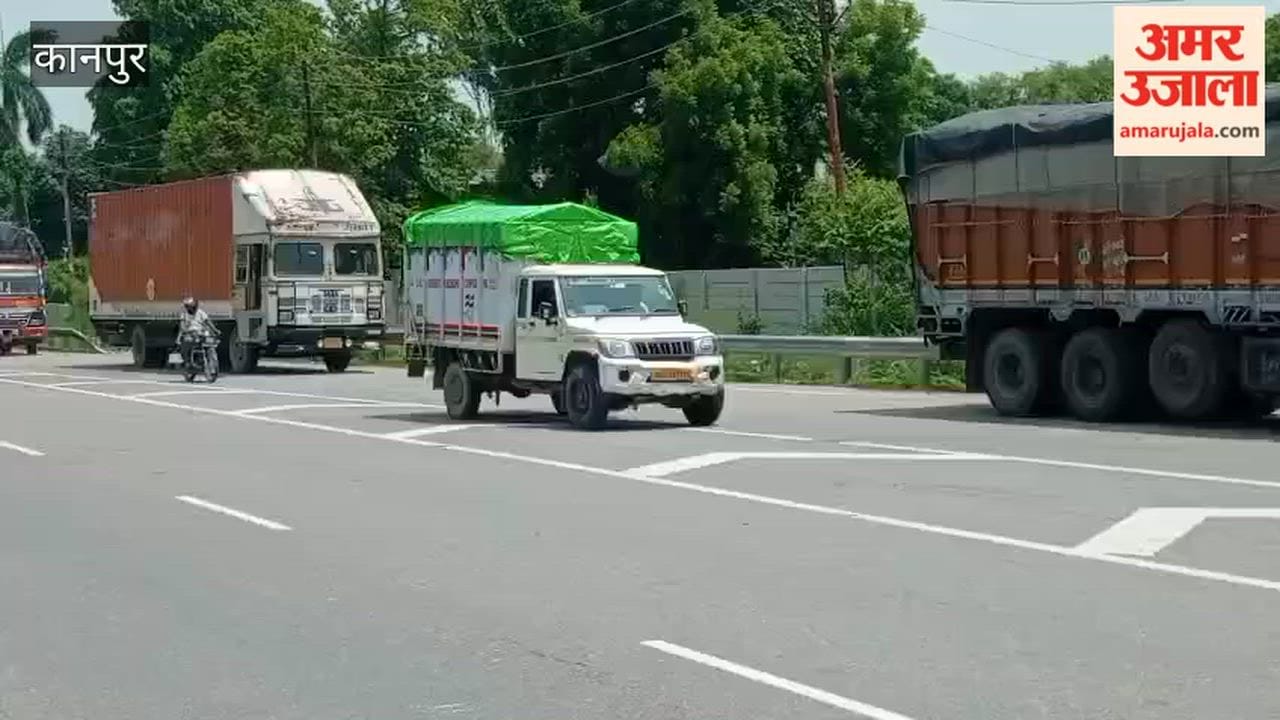 Kanpur: Trucks parked on highway lanes in Chaubepur pose a deadly threat