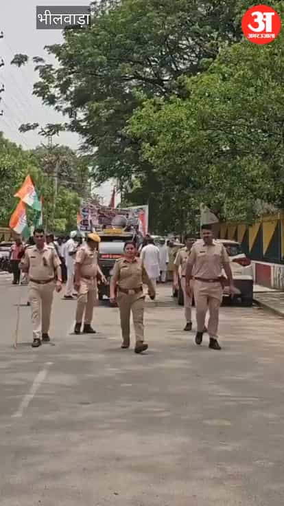 Congress lays siege to the Collectorate over the deaths of five women in childbirth at MGH