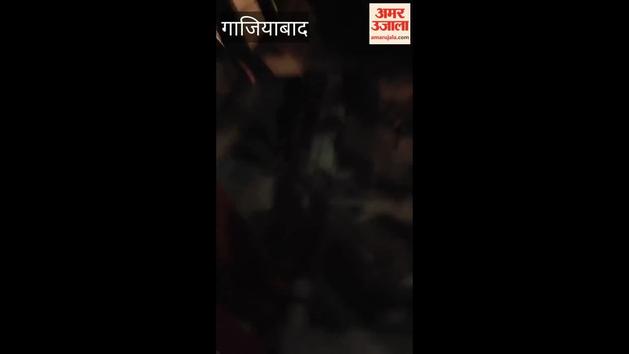 Ghaziabad Road blocked in Modinagar by placing body on road