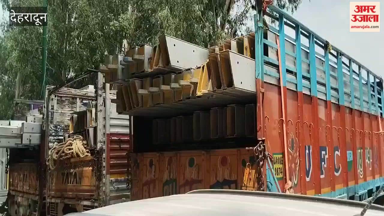 Trucks laden with materials stood at Parade Ground amidst preparations for Rahul Gandhi’s ‘Chhatron Ki Goonj’ event