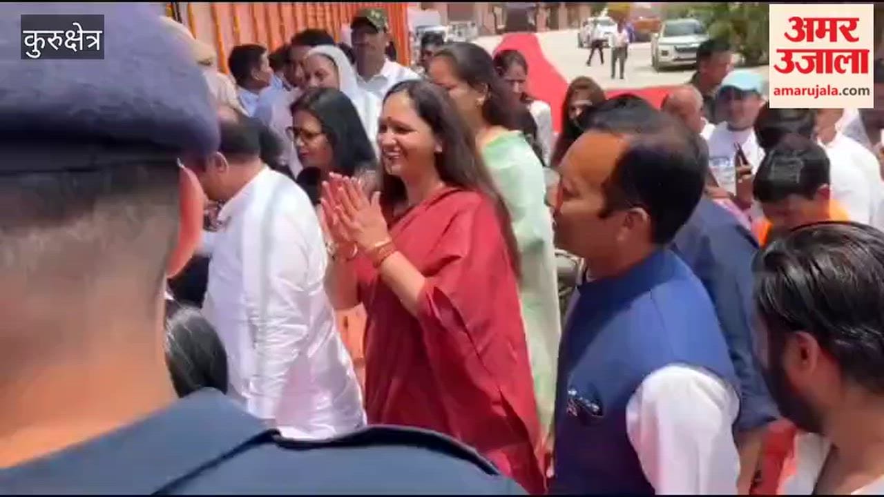 Subhash Sudha rejoiced at the new Thanesar railway station in Kurukshetra, dancing with his family to the beat of the dhol.
