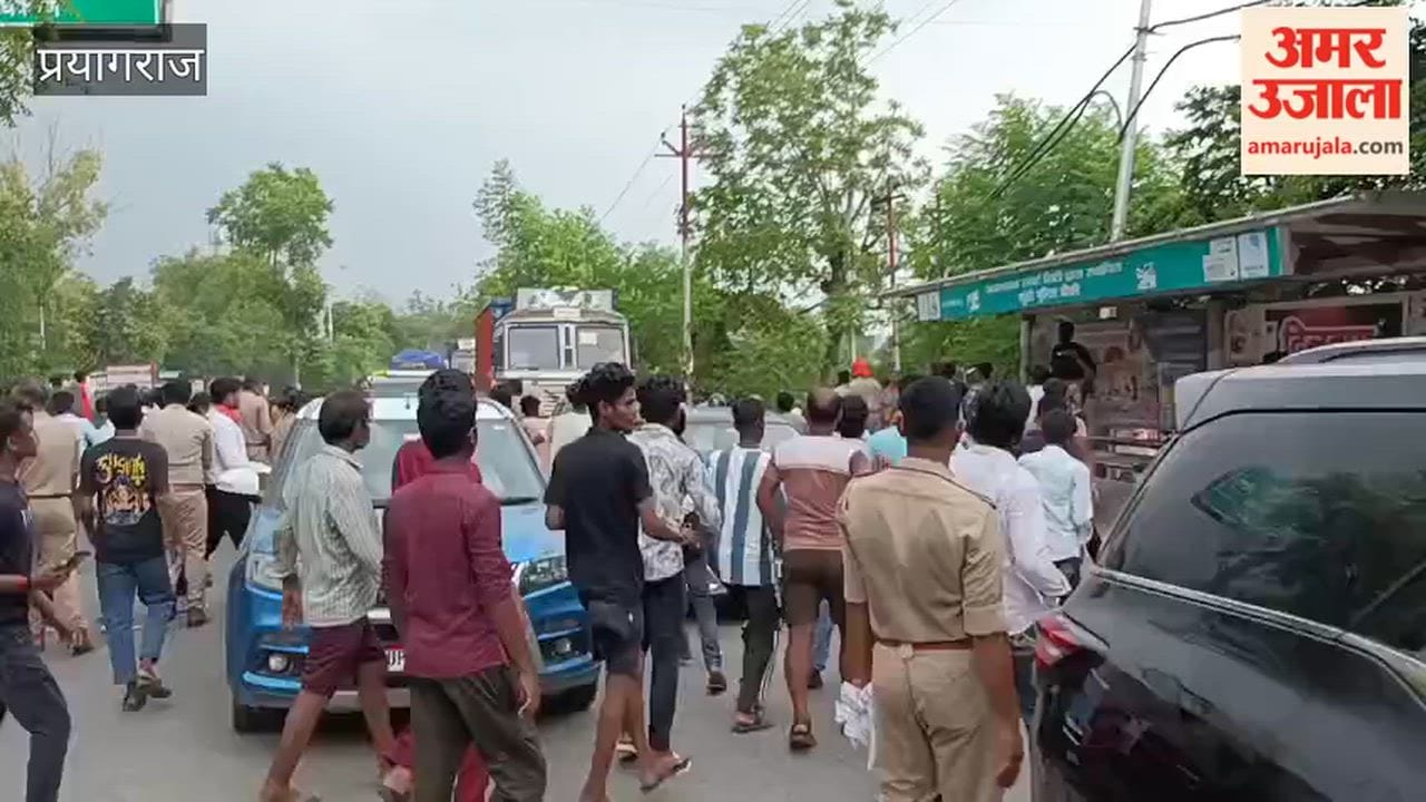 A constable misbehaved with a woman during a road blockade; people chased him, and he fled to the police station.