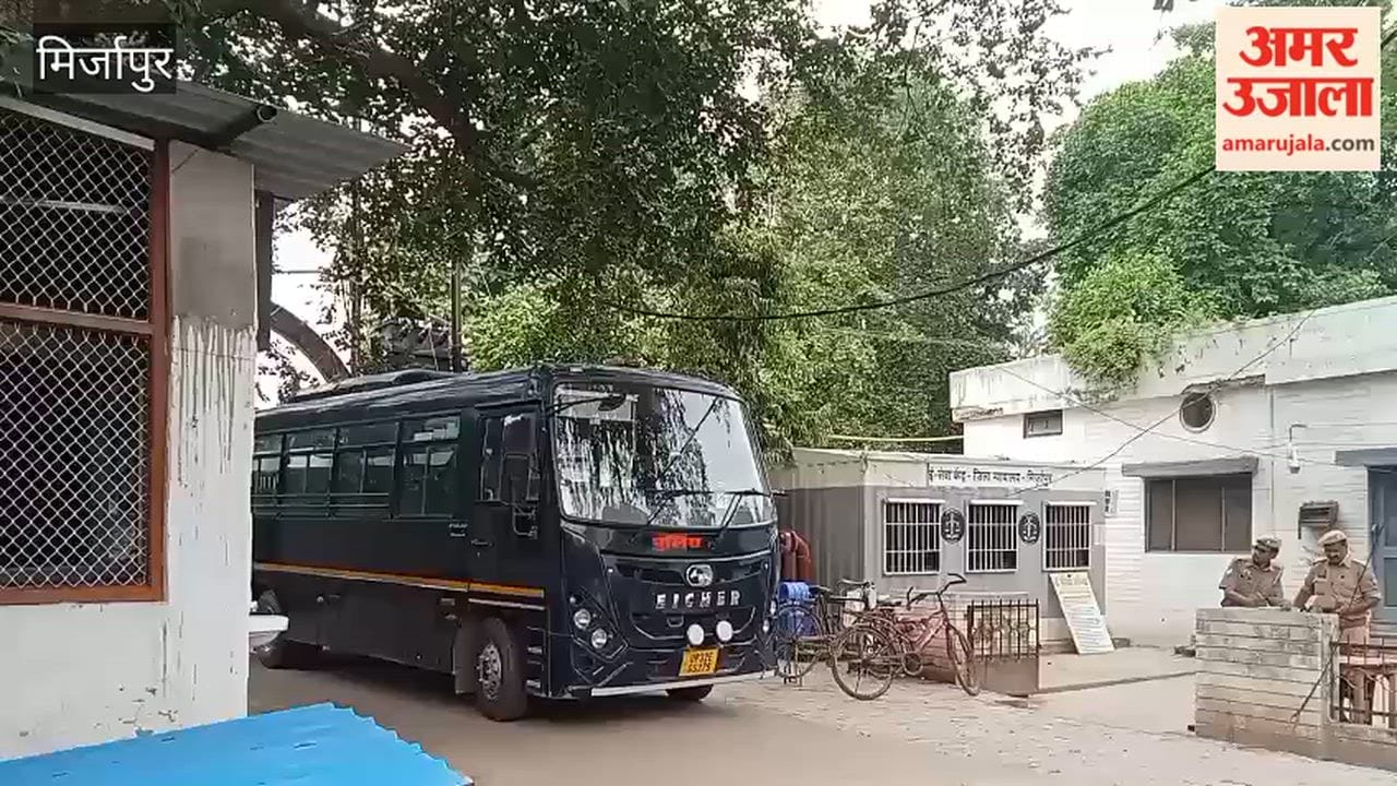 Threat to blow up Mirzapur court; bomb disposal squad defuses bomb.