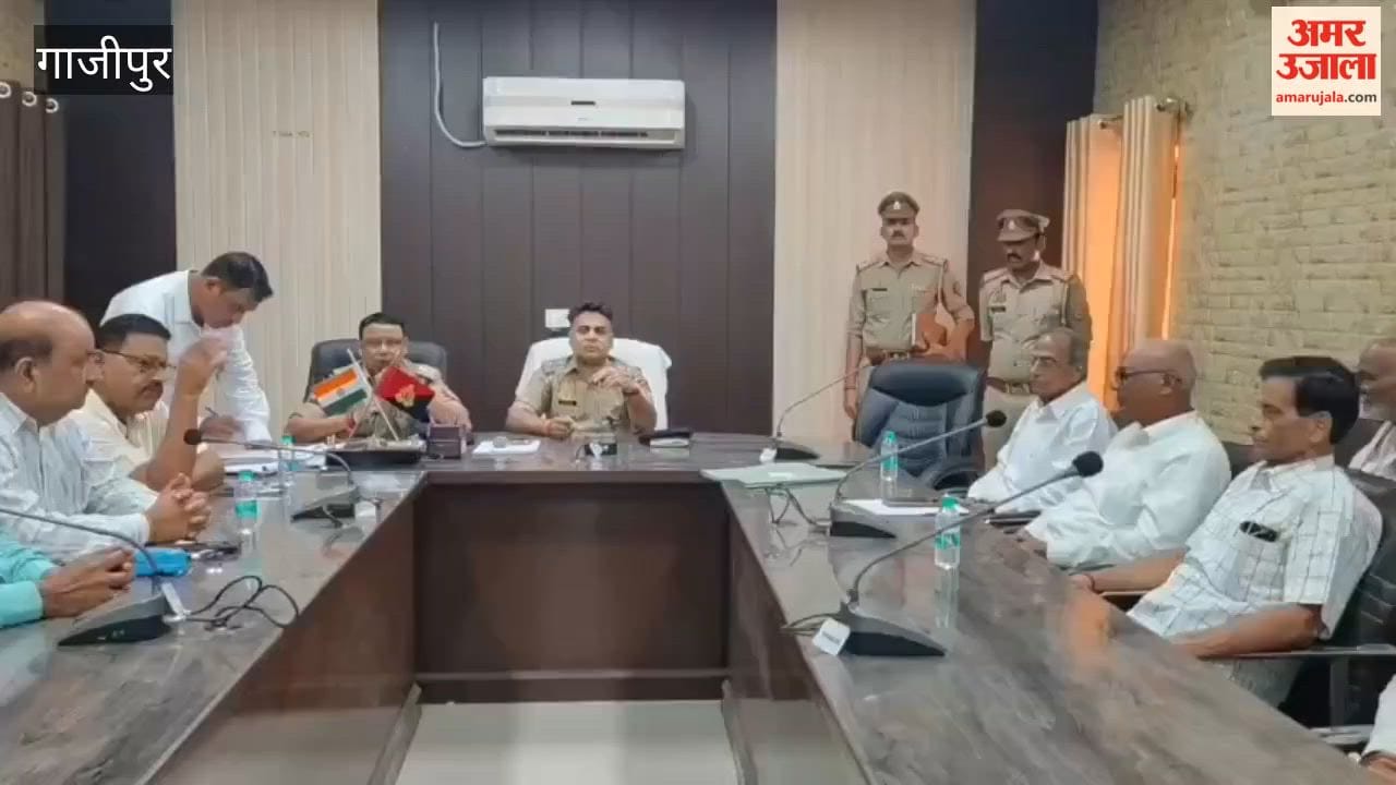 The SP listened to the pensioners' grievances and issued instructions for their resolution.