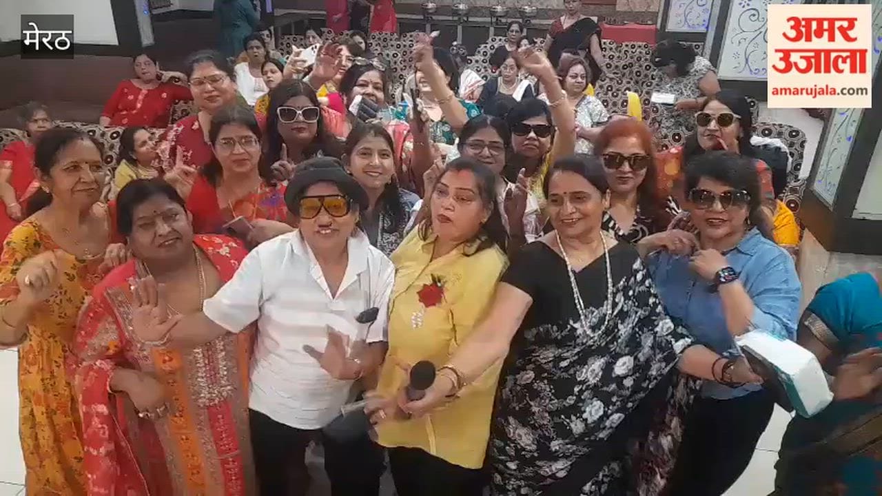 Meerut: Members of the Growing World Foundation performed a dance.