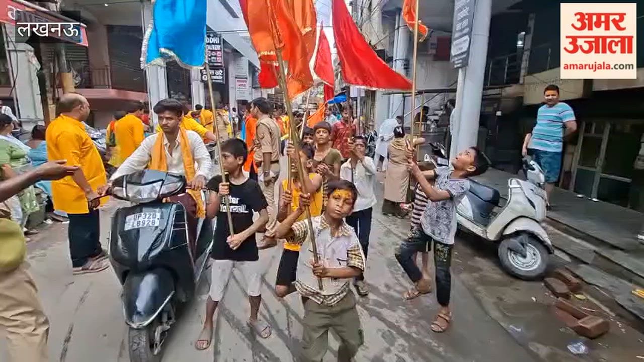 लखनऊ में भगवान जगन्नाथ के जयघोष के साथ निकली पालकी यात्रा