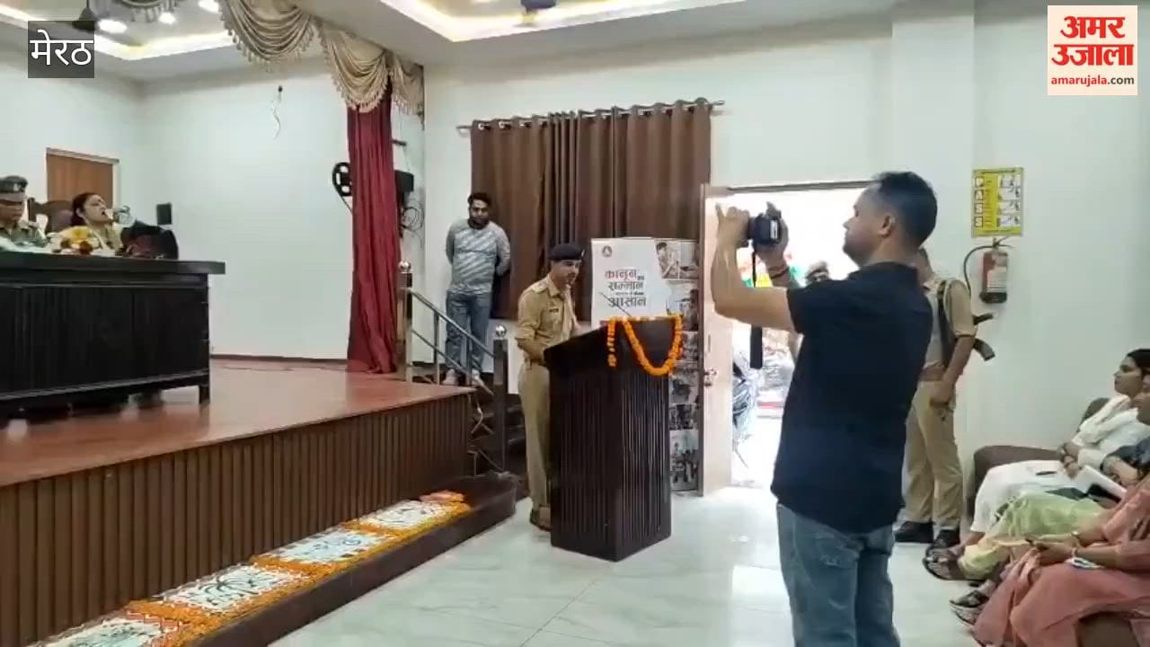 Meerut: Amar Ujala Foundation Holds ‘Police Ki Pathshala’, Students Educated on Women and Cyber Safety