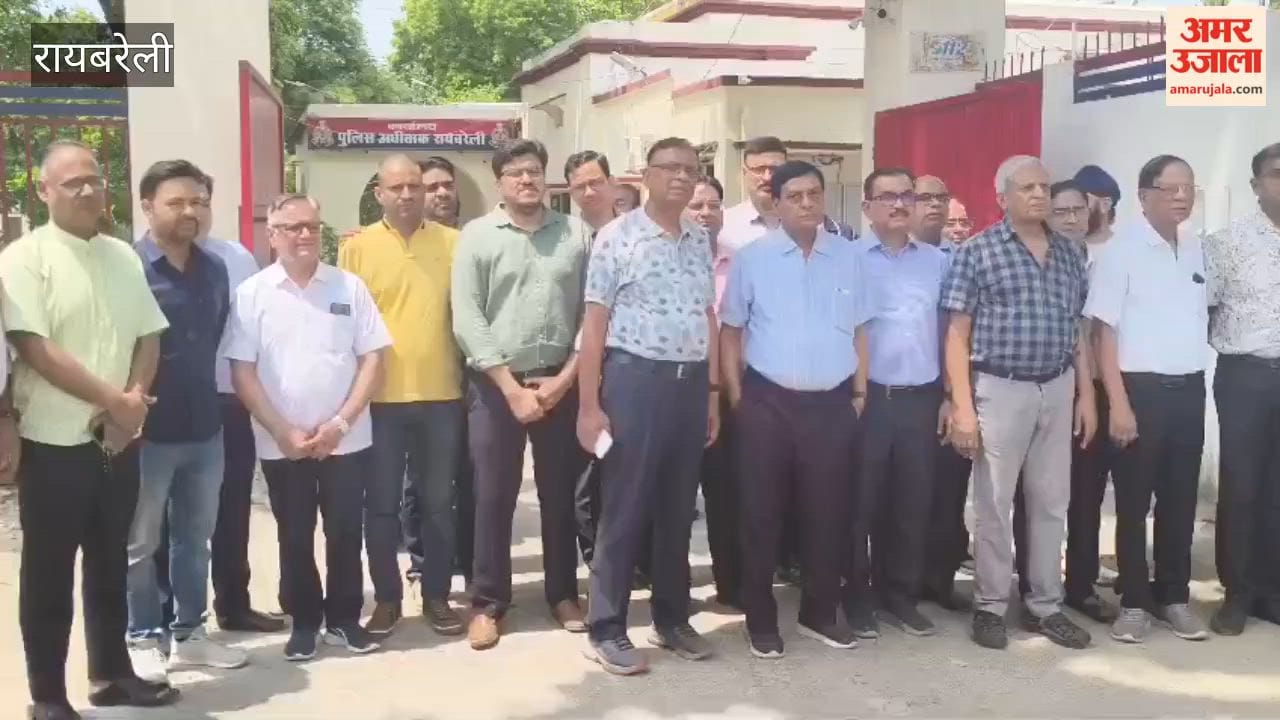 रायबरेली में नर्सिंग होम संचालक की गिरफ्तारी से चिकित्सकों में रोष, जिला अस्पताल में मरीजों की भीड़