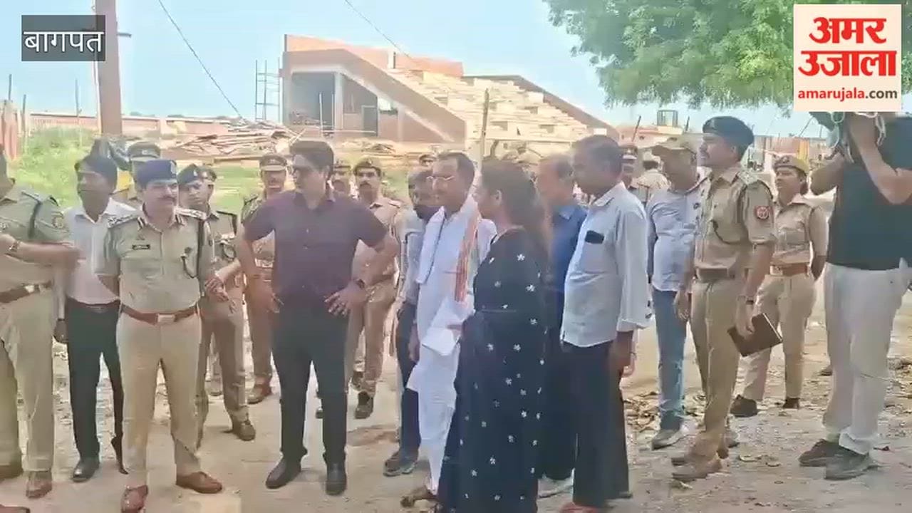 Divisional Commissioner Meerut and DIG Meerut Range reached the historical Pura Mahadev Temple to inspect the preparations for Kanwar Mela-2026.