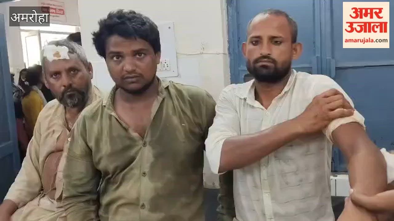 Clash and stone-pelting between two groups in Kabirpur.