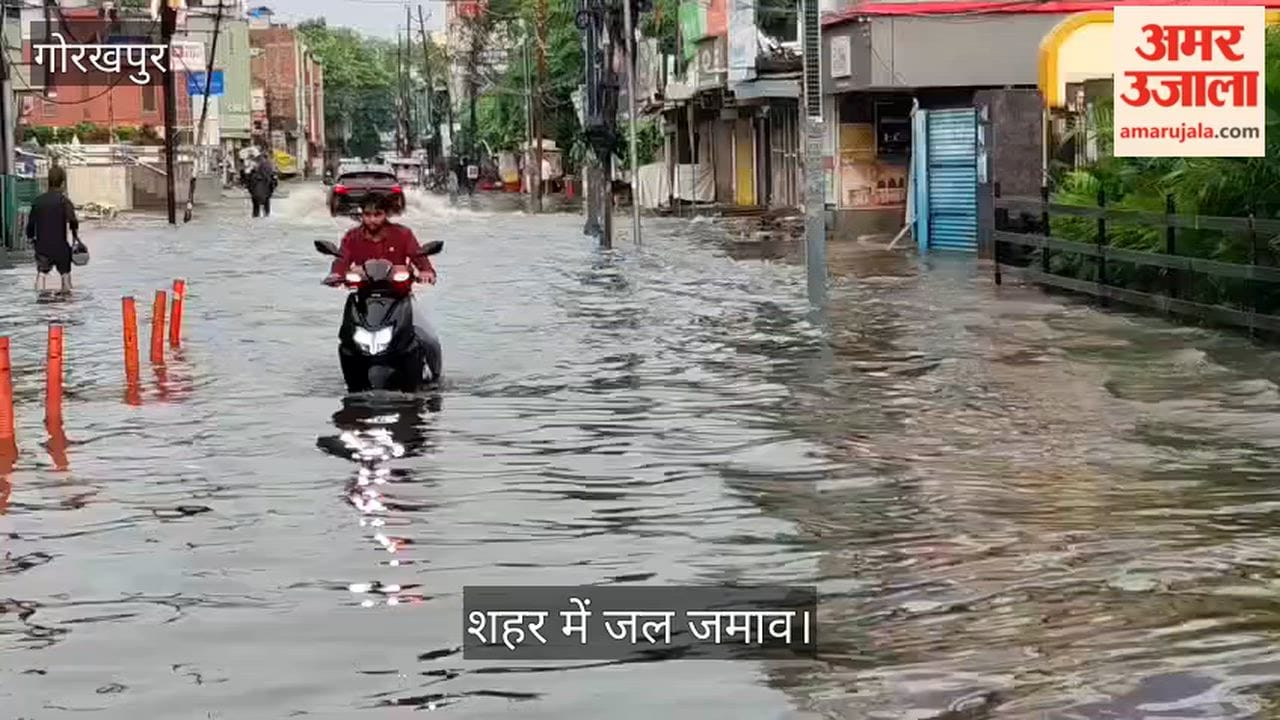Videos of waterlogging at Vijay Chauraha and Sumer Sagar Road.
