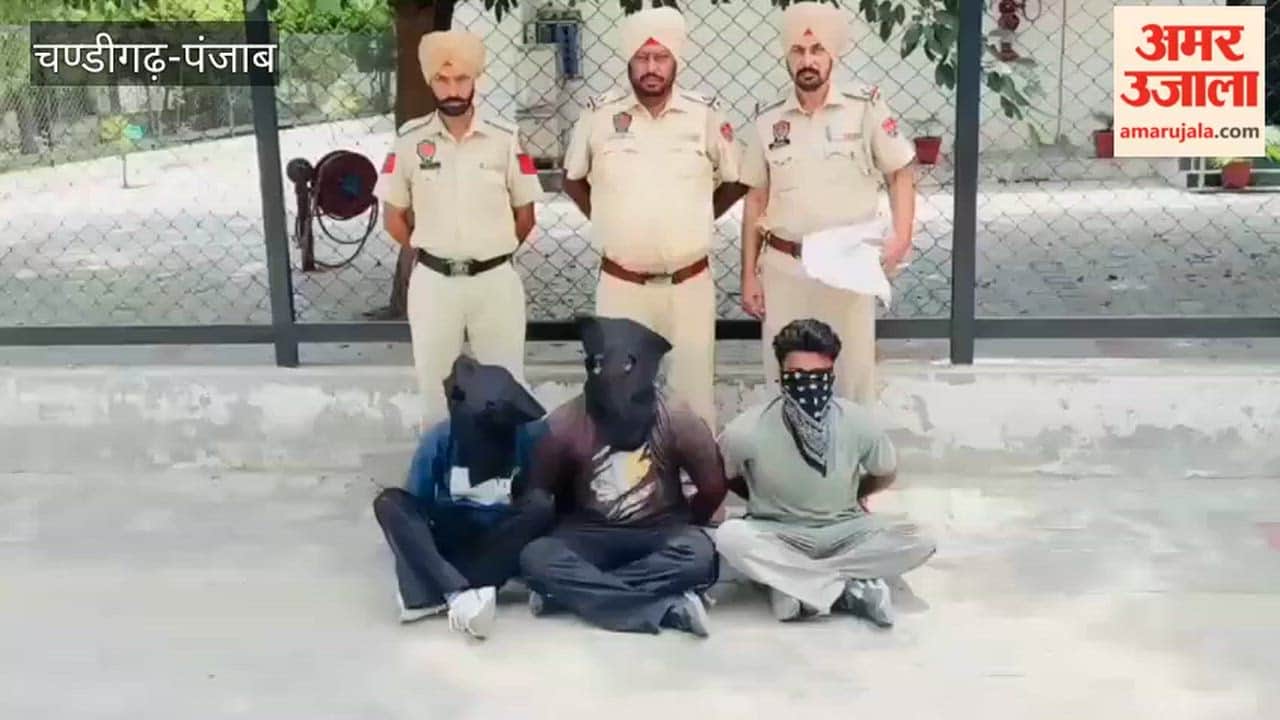 Faridkot police arrested three smugglers with 508 grams of heroin.