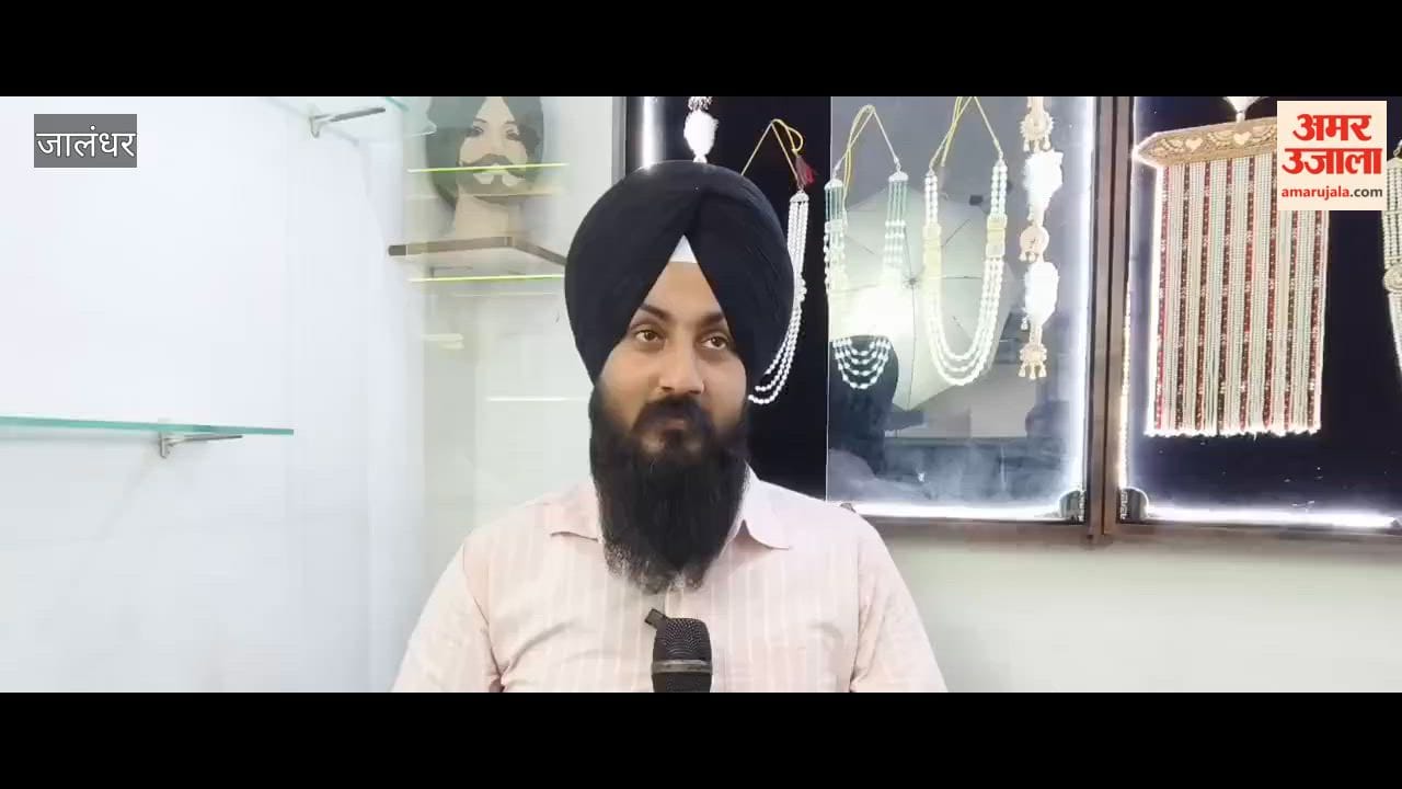 Jalandhar-based turban expert Sampreet Singh tied a turban on PM Modi in one and a half minutes.