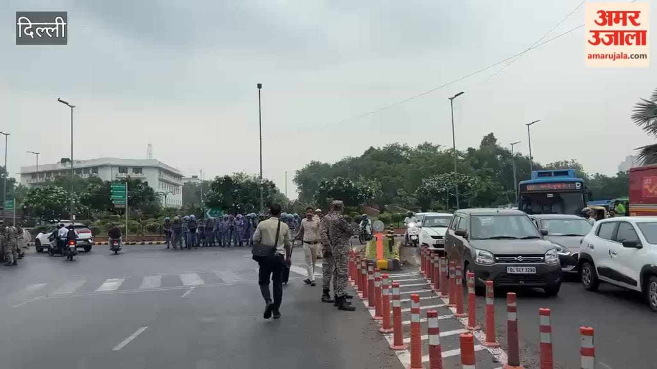 Security arrangements tightened outside Parliament House ahead of CJP march to Parliament