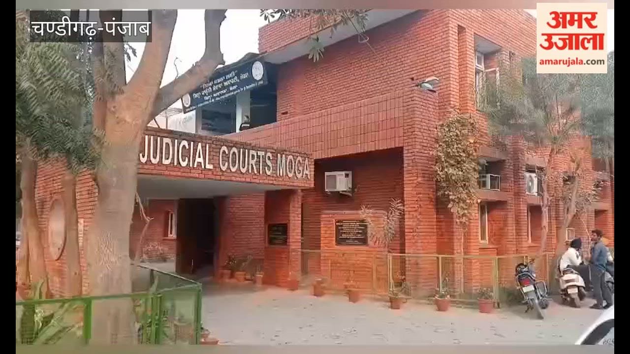 Lawyers' protest against the Punjab-Haryana Legal Aid Defense Counsel policy continues for the 13th day.