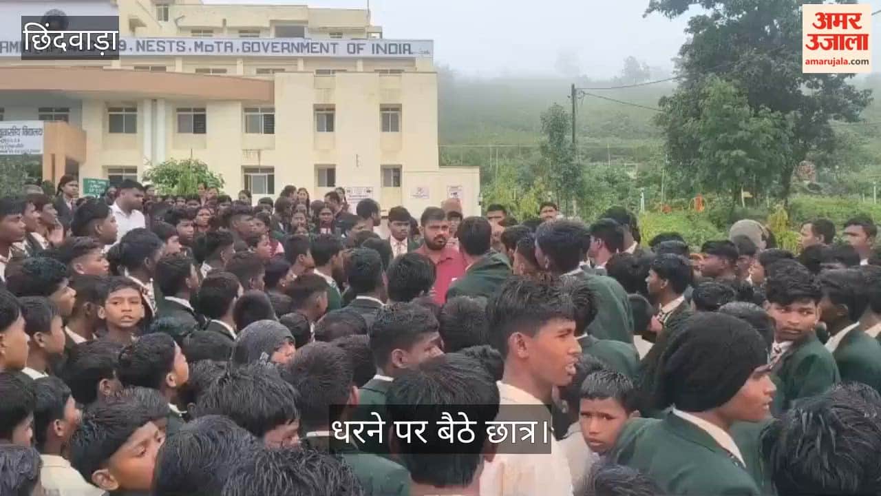 Students not even in rain: Protest over quality of food at Eklavya residential school in Tamia