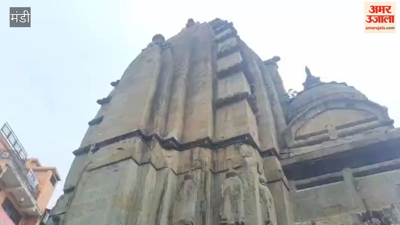 sawan first monday devotees throng shiva temples in choti kashi mandi