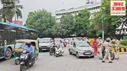 Patel Chowk jammed due to protest by Cockroach Janata Party