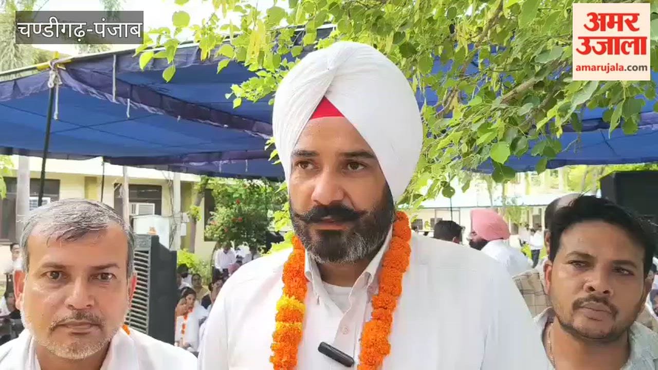 Lawyers on hunger strike in Faridkot in protest against LDC