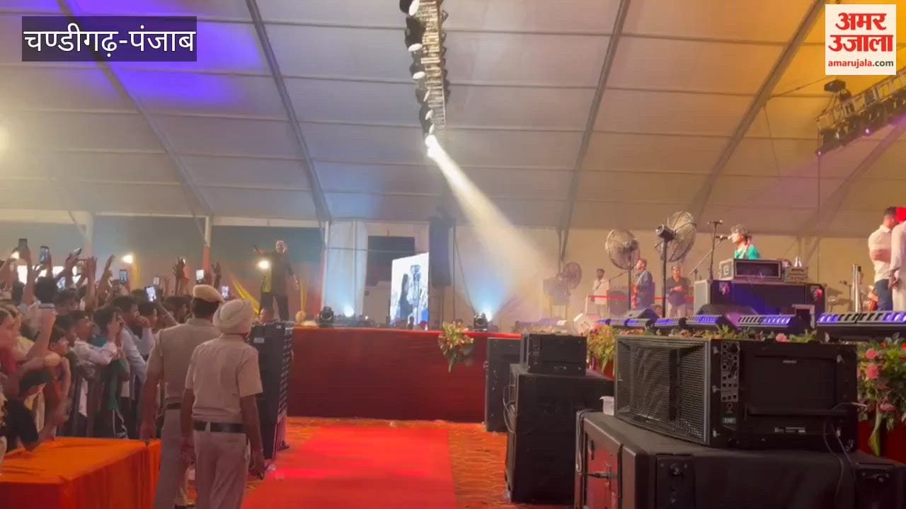 Kailash Kher bhajans enthralled the audience