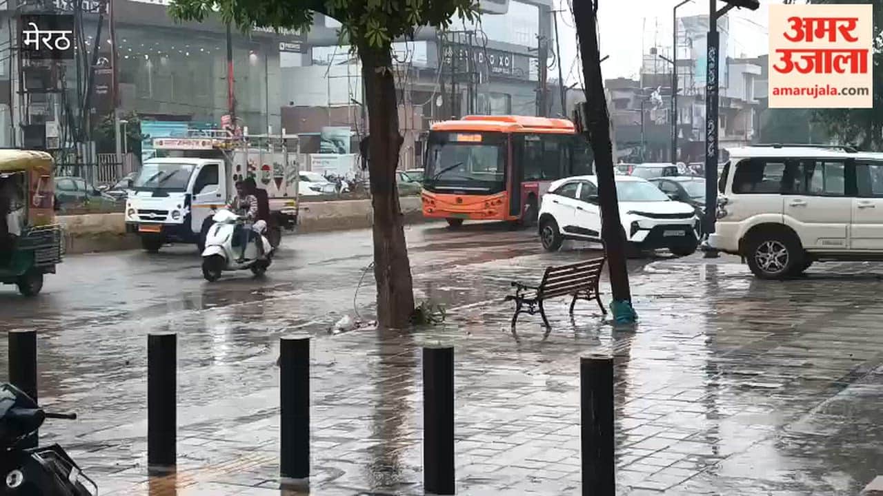 Meerut: Heavy rain brings relief from humidity; mud spreads across several parts of the city.