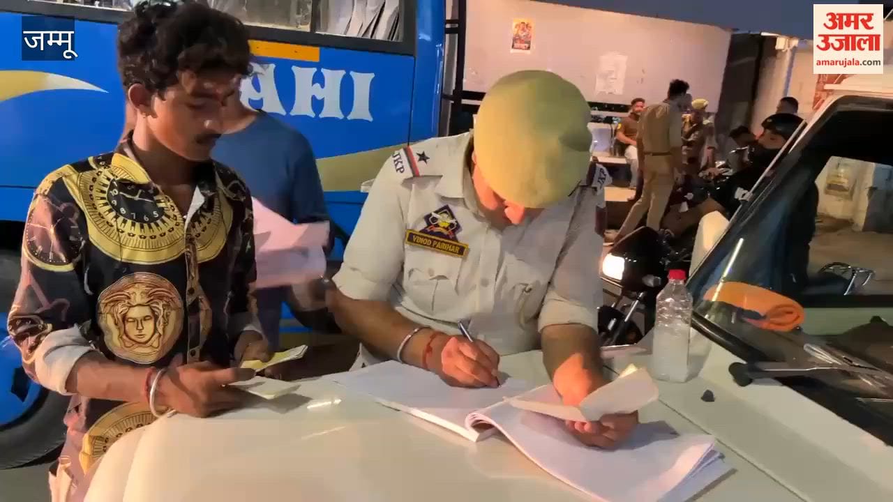 Police action in Domana-Pauni Chak; challans issued to traffic rule violators.