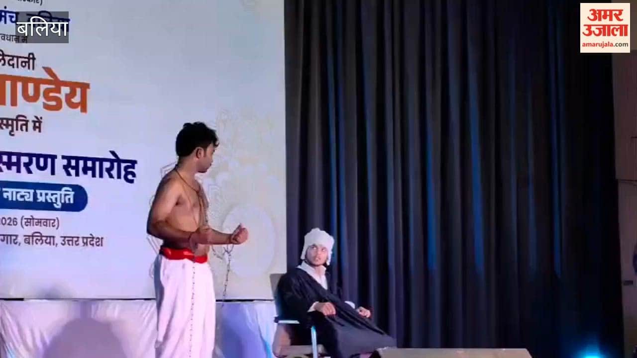 When Mangal Pandey challenged British rule, the auditorium resounded with applause and slogans.