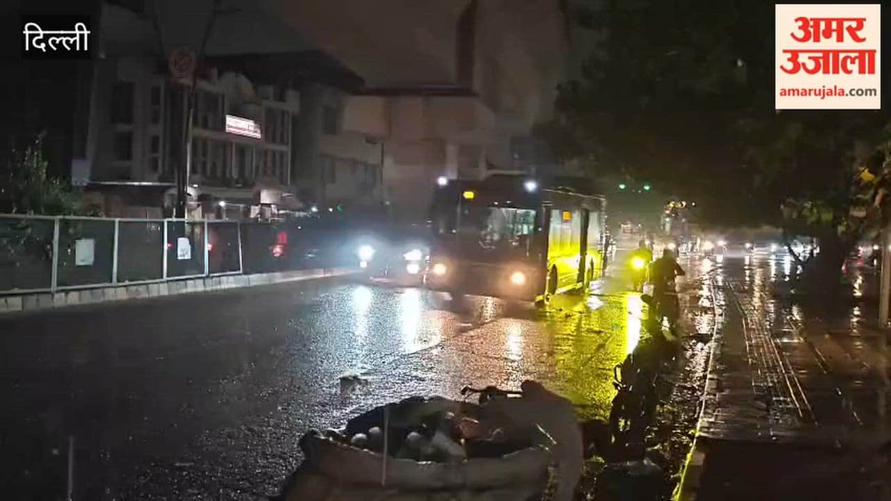 Heavy rain in Delhi late night relief from heat