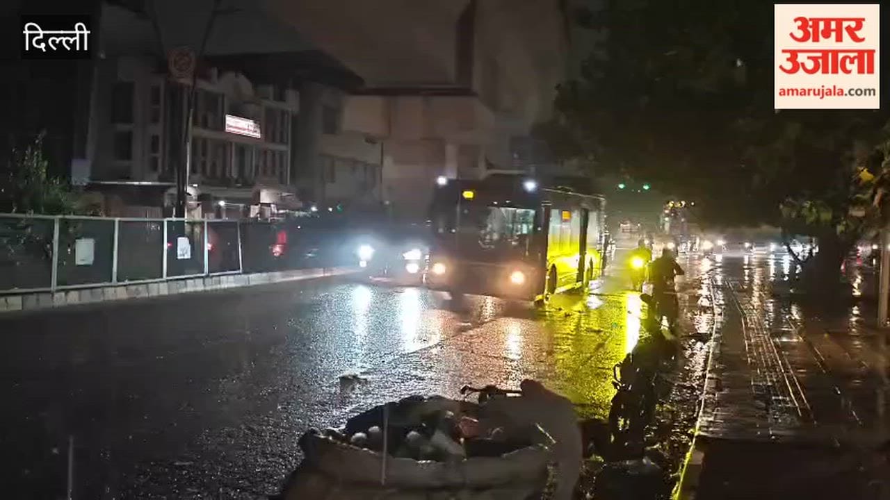 Heavy rain in Delhi late night relief from heat