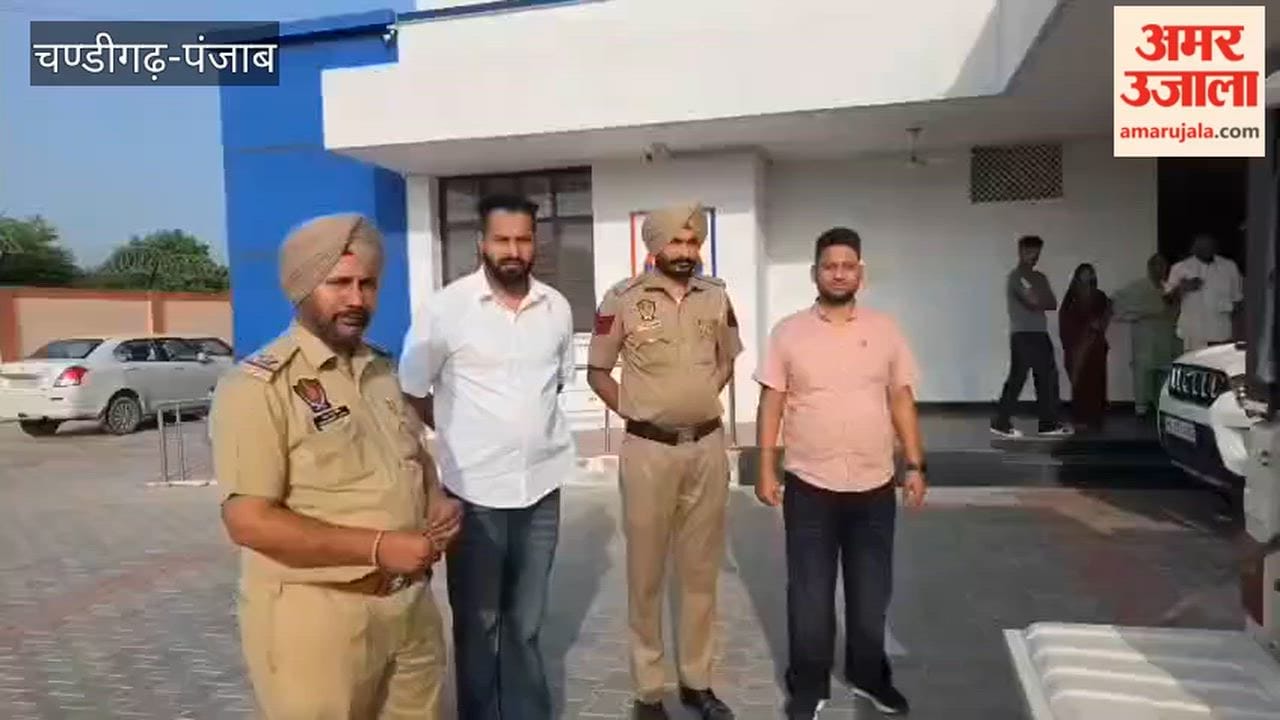 Two smugglers arrested with heroin