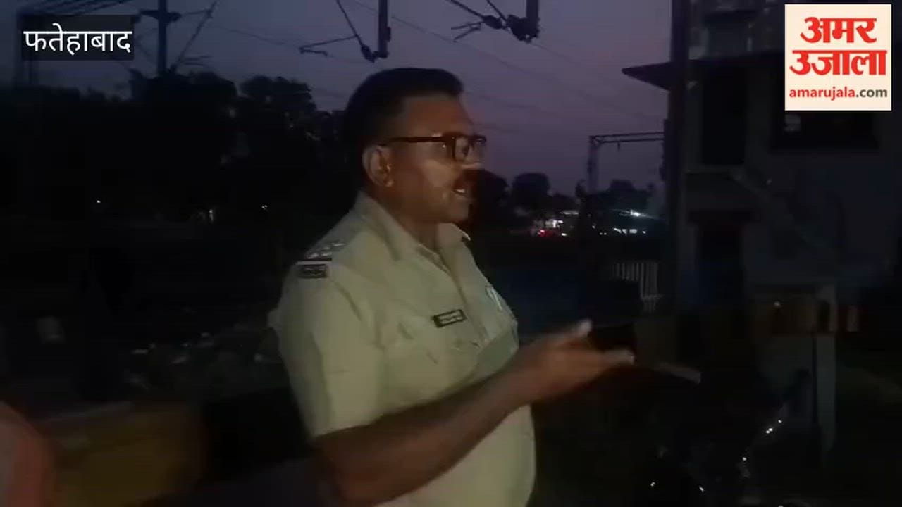 Riding bike under railway crossing gate proved costly in Tohana of Fatehabad Railways issued five challans RPF conducted an awareness campaign