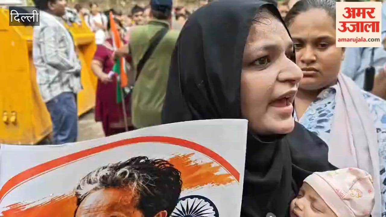 Huge crowd at Jantar Mantar on Sunday high participation of youth