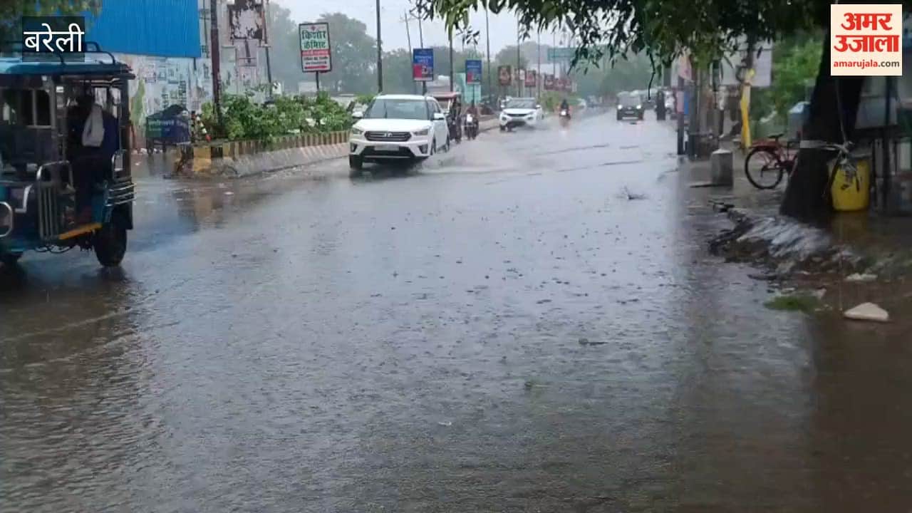 Waterlogging on roads in Bareilly due to rain