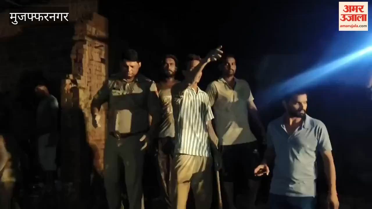 House collapses in Habibpur during rain; father and four children die.