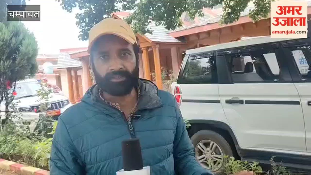 DM honored Kiran Pandey, the brave daughter who saved her father from a leopard in champawat