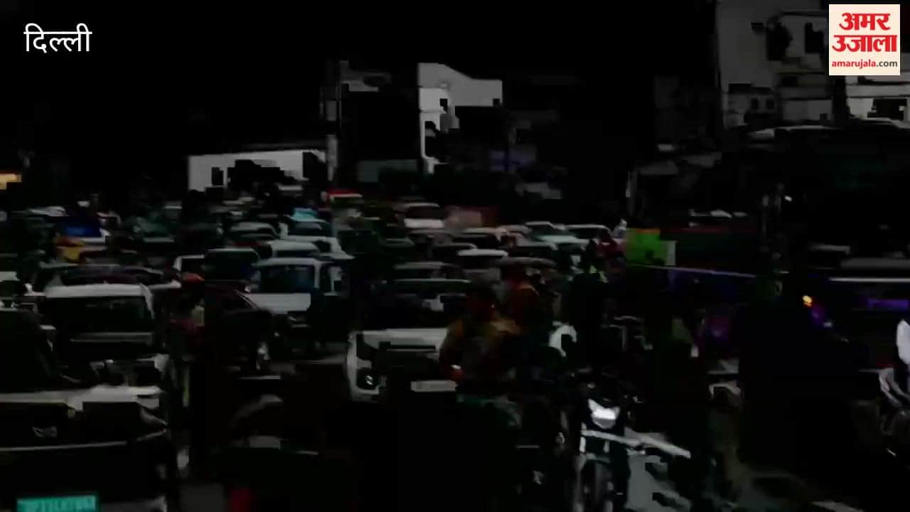 Farmers' protest affects traffic at Ghazipur border