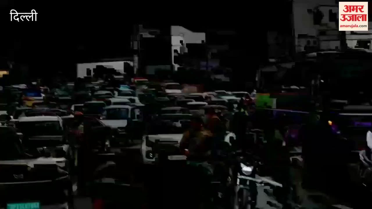 Farmers' protest affects traffic at Ghazipur border