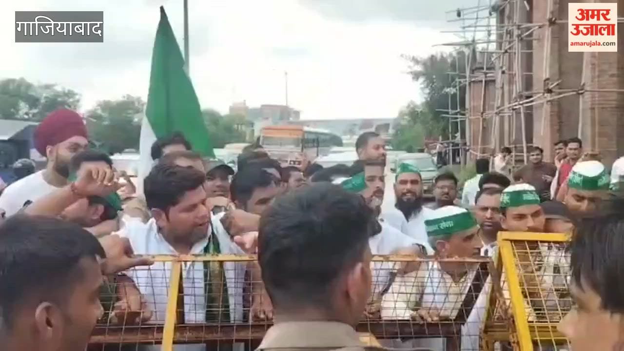 Traffic jam on NH-9 in Ghaziabad after farmers were stopped at UP Gate; ambulances and school buses got stuck