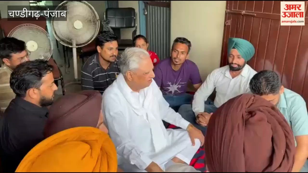Sri Anandpur Sahib: Former Speaker Rana K.P. Singh visits the protest by MGNREGA employees; demands their regularization