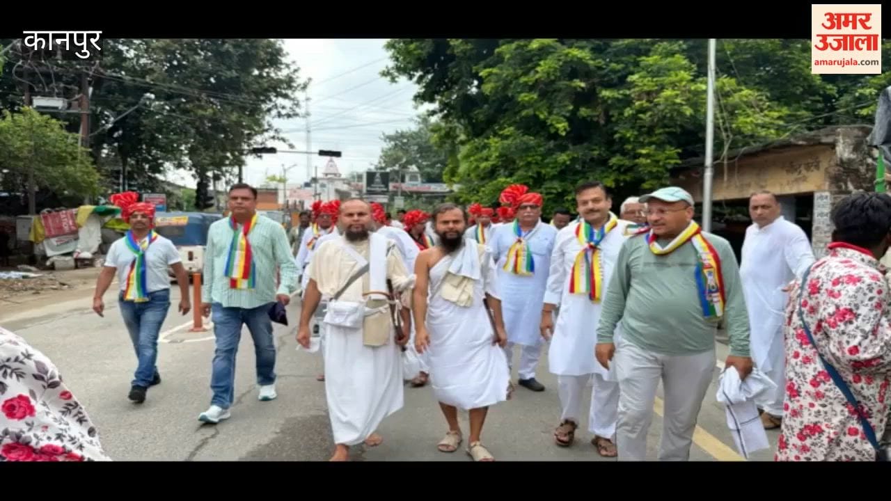 Sanyam Ratna Vijay Surishri Arrives in Kanpur; Welcomed Warmly Along the Route