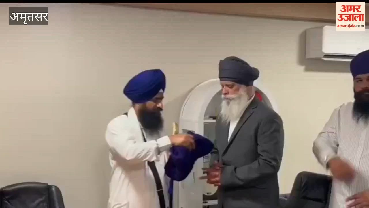 Significant meeting in the UK between the Jathedar of Sri Akal Takht Sahib and Khalsa Aid chief Ravi Singh; emphasis placed on working unitedly for the service of humanity