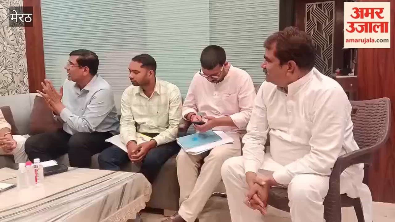Meerut: Deputy Mayor Meets Superintending Engineer Over Power Issues in Brahmpuri-Madhavpuram