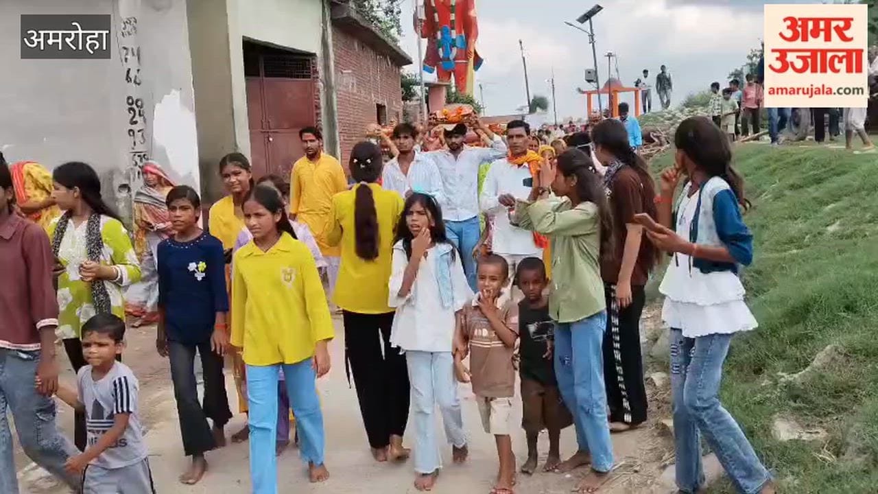 Women took out a Kalash Yatra in Tigri prior to the Vishnu Puran recitation