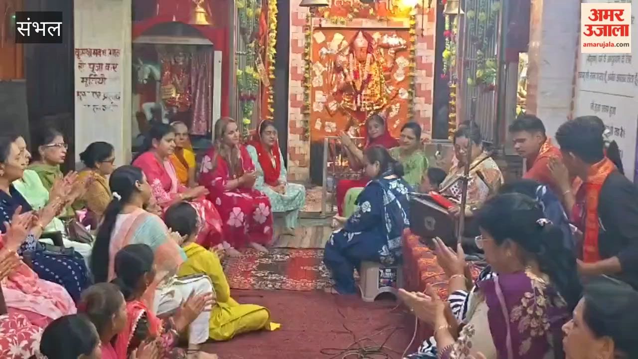 Devotees sway to the bhajan Pyara Saja Hai Tera Dwar Bhavani