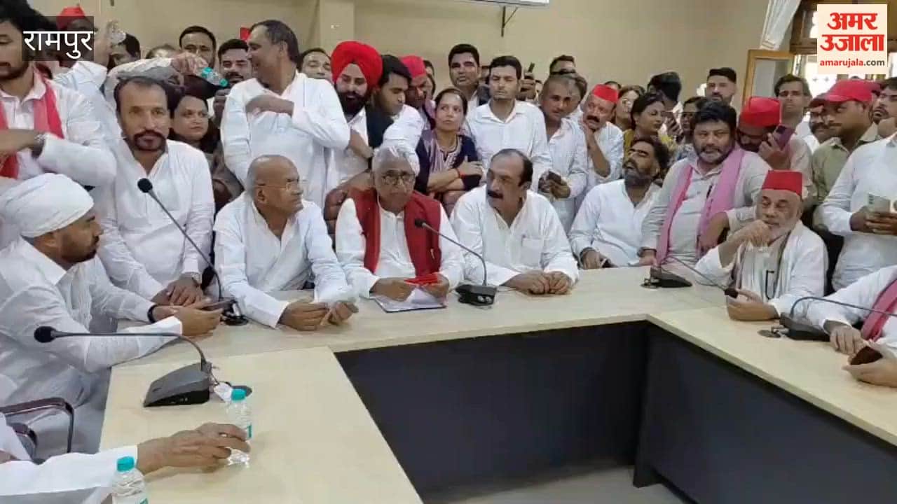 Samajwadi Party workers raised slogans demanding Azam Khan release