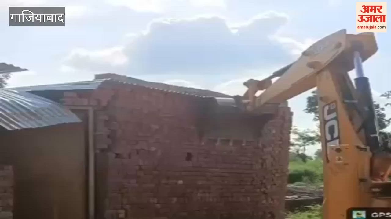 GDA bulldozers run on illegal colonies in Ghaziabad 13,500 sqm of land was being developed at two locations