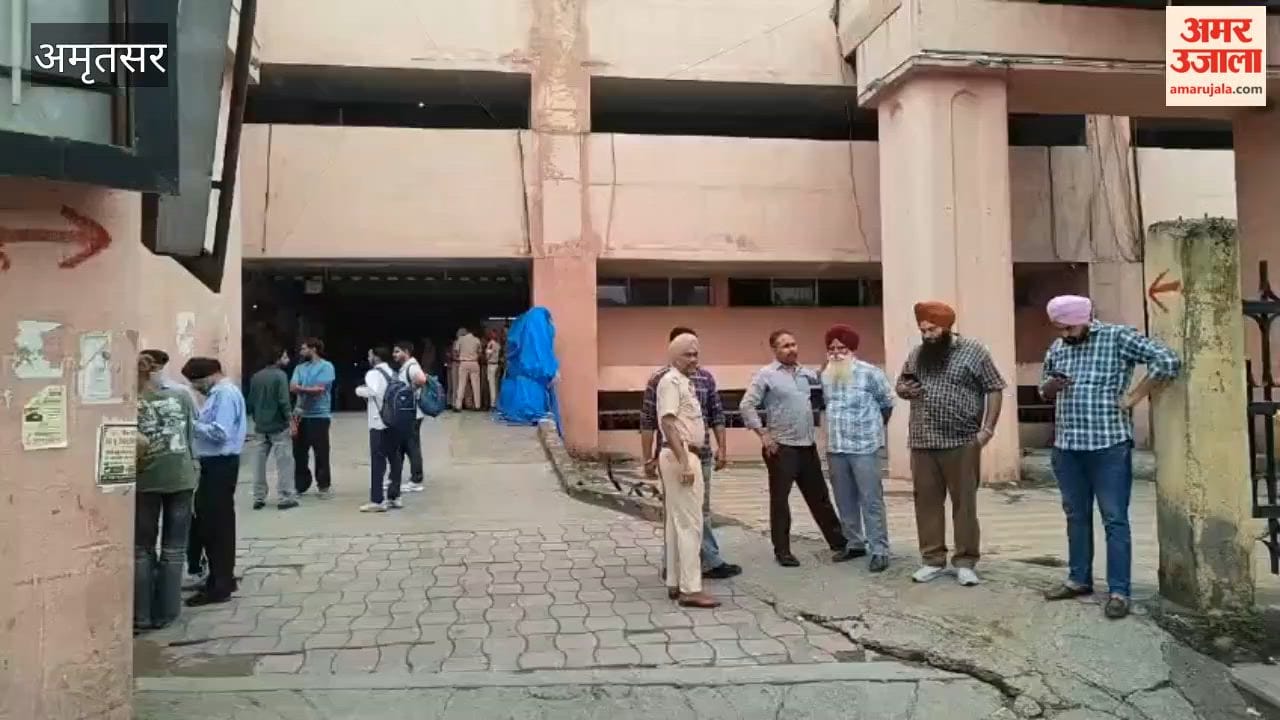 PUDA has taken over the parking lot opposite Saragarhi Sarai near Sri Harmandir Sahib; the Municipal Corporation will now manage its operations.